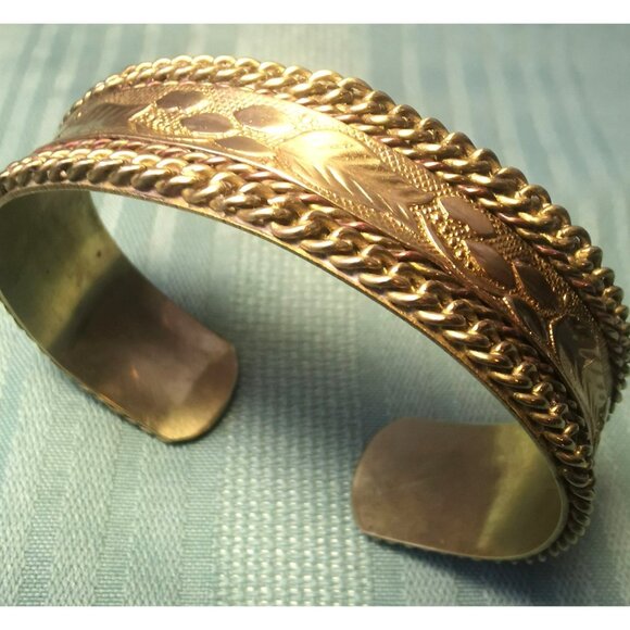 Etched Brass Cuff Bracelet Wide Boho Statement Cuff with Chain Border Vintage - Picture 10 of 10